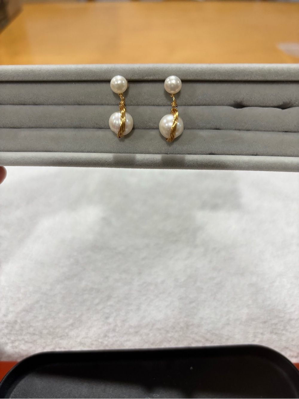 Classic Gold and White Pearl Drop Earrings - Elegant Women's Jewelry - Picture 3 of 11
